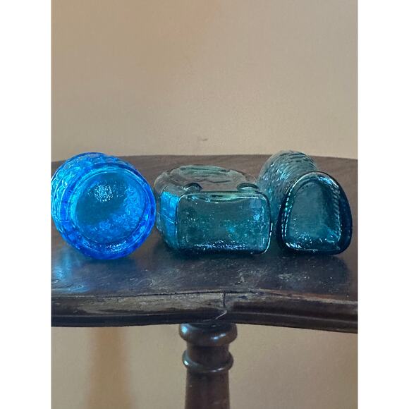 3 Blue Vintage Miniature Glass Bottles - Picture 4 of 8